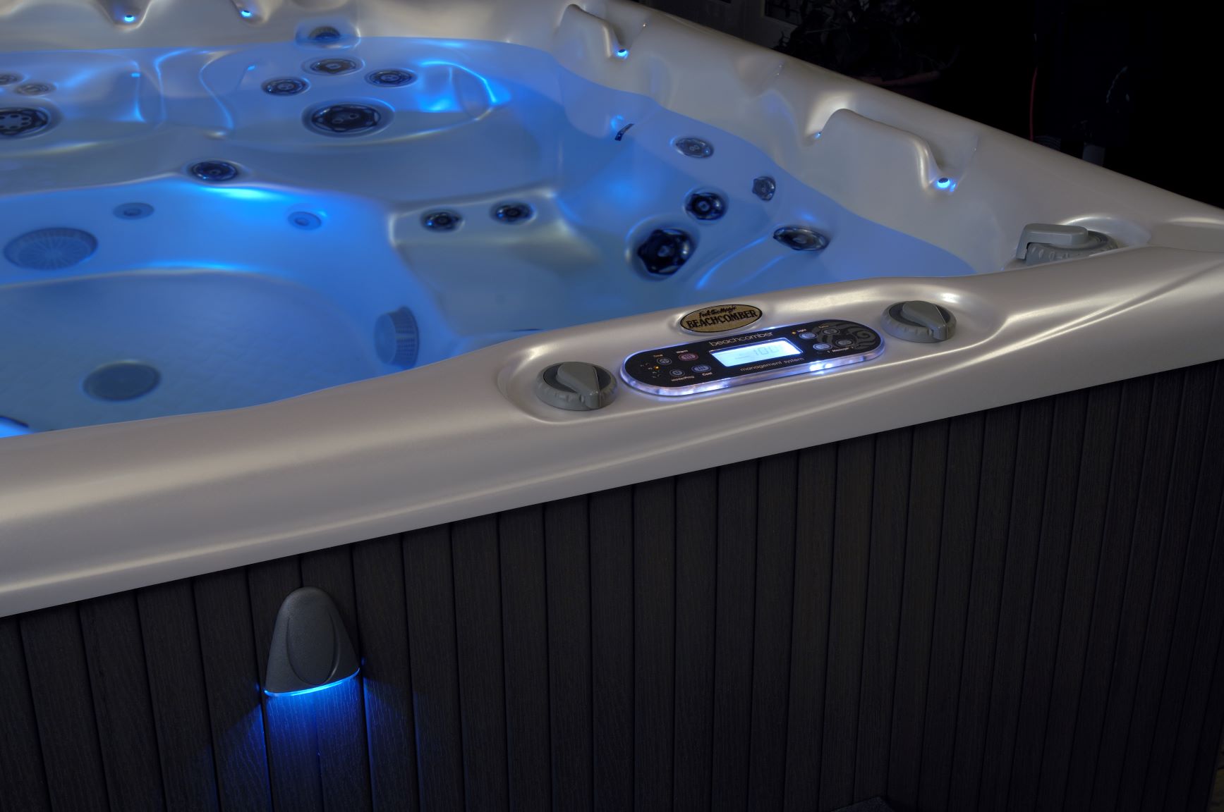 hot-tub-corner